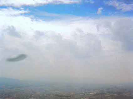 UFO�ʐ^�i�U���j